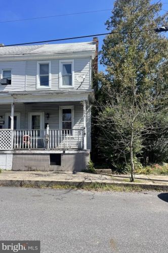 406 Catherine St, Ashland, PA 17921-2120