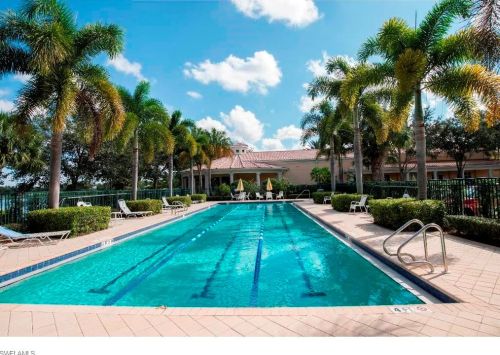 6048 Towncenter Cir, Naples FL  34119-9556 exterior