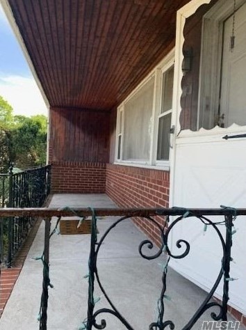 137-04 243rd St, Jamaica, NY 11422-1319
