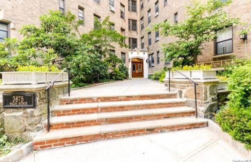 3875 Waldo Ave, Bronx NY  10463-2160 exterior