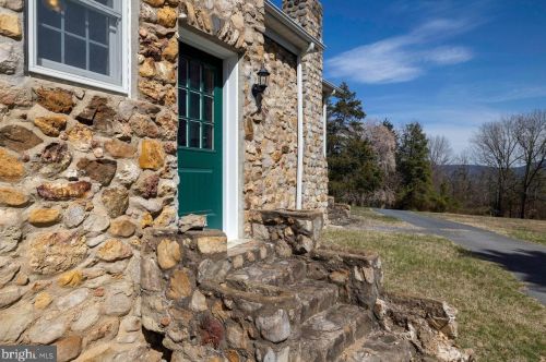 390 Forest Hills Dr, Richmond National Battlefiel VA  22835-9107 exterior