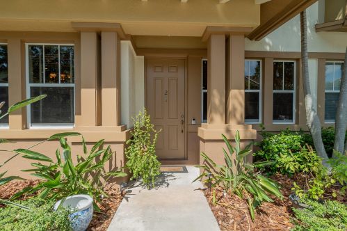 690 Pacific Grove Dr, West Palm Beach, FL 33401-8493