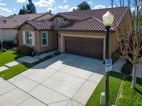 2864 Westport Cir, Valley Home CA  95361-8162 exterior