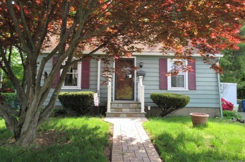 1997 Baldwin St, Waterbury, CT 06706-2602