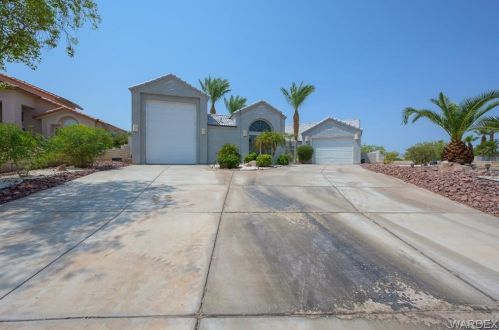 3703 Rawhide Dr, Bullhead City, AZ 86442-8762
