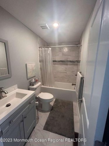 5 Fort Ave, Pelican Island NJ  08751-1512 exterior