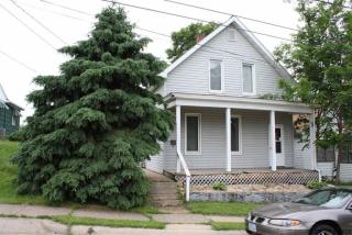 2751 Muscatine St, Dubuque, IA 52001-1881