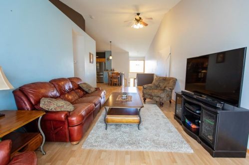 8390 Parkington Ave, Otsego, MN 55330-4586