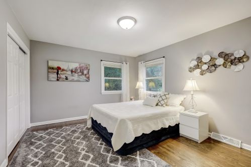 10043 Greenview Dr, Thiensville WI  53092-5749 exterior