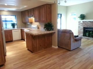 6221 Oak Valley Ln, Citrus Heights CA  95621-4855 exterior