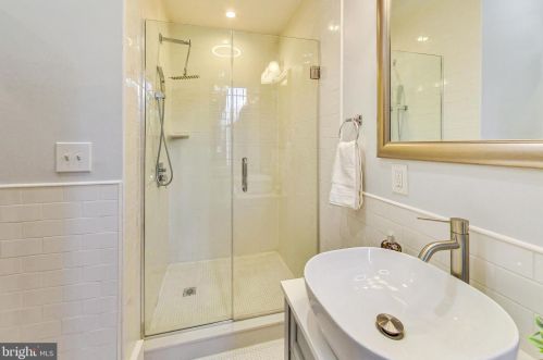 2119 1st St, Washington DC  20001-1004 exterior