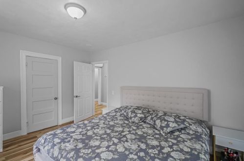 1736 Elmwood Ave, Warwick RI  02888-1104 exterior