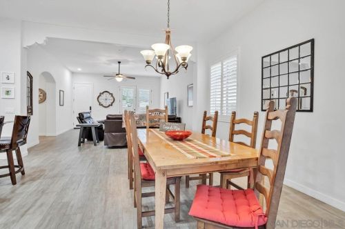 52090 Avenida Mendoza, La Quinta CA  92253-3296 exterior
