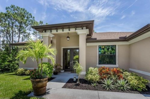 10450 Tigress Ln, Bonita Springs, FL 34135-7722