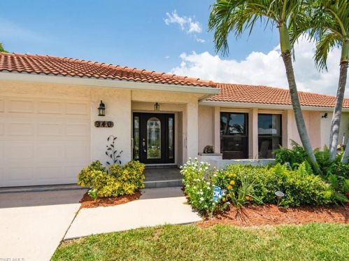 940 Plum Ct, Marco Island, FL 34145-4436
