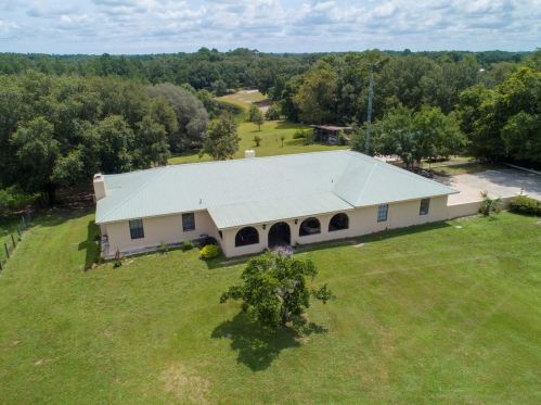 6737 180th Avenue Rd, Ocklawaha FL  32179-7002 exterior