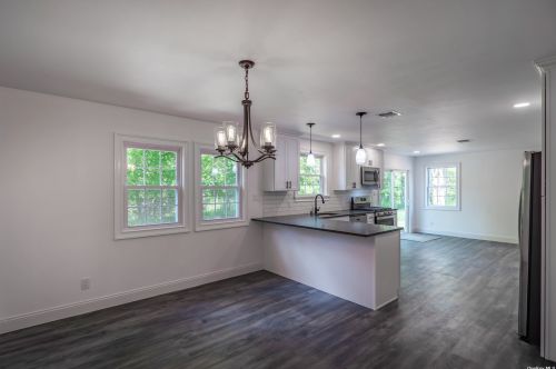 18 Raynor Rd, Panamoka NY  11961-1904 exterior