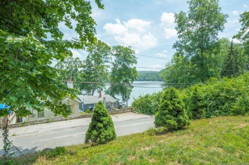 7 Underhill Rd, Sandy Hook, CT 06482-1207