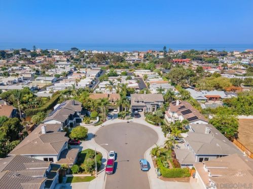 219 Jacob Ln, Encinitas CA  92024-2123 exterior