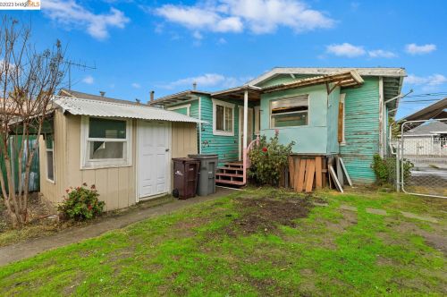 9825 E St, Oakland CA  94603-2339 exterior