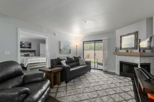 9460 Mission Ln, Scottsdale, AZ 85258-5528
