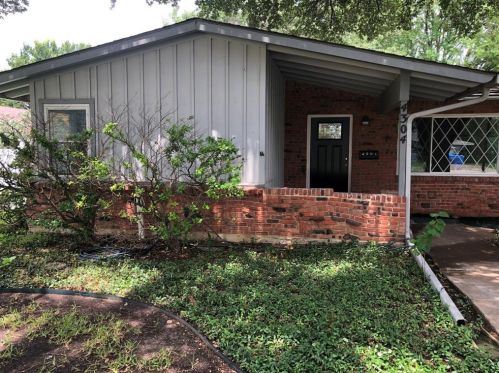 4304 Bonnie Dr, Fort Worth, TX 76116-1440