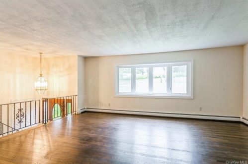 68 Wood St, Mahopac NY  10541-4904 exterior