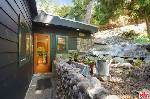 204 Topanga Canyon Blvd, Topanga CA  90290-3837 exterior