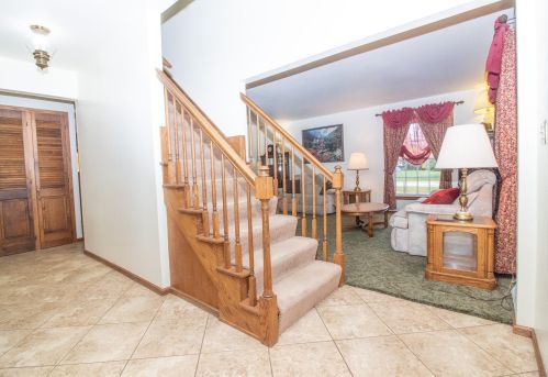 5755 Glen Haven Dr, Greendale, WI 53129-1517
