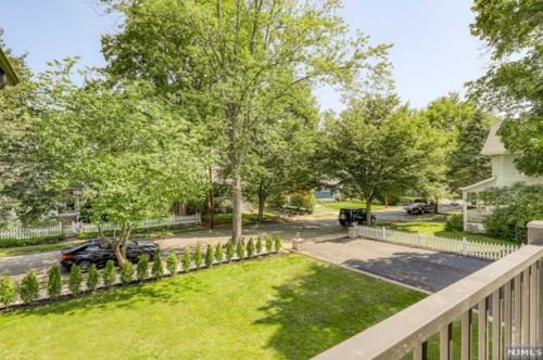 441 Northern Pkwy, Ridgewood NJ  07450-1720 exterior