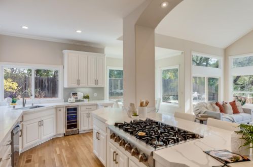 21461 Saratoga Hills Rd, Saratoga CA  95070-5377 exterior