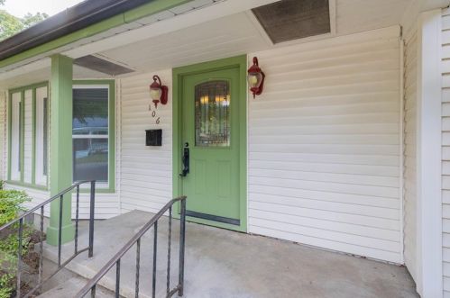 106 16th St, Georgetown TX  78626-6904 exterior