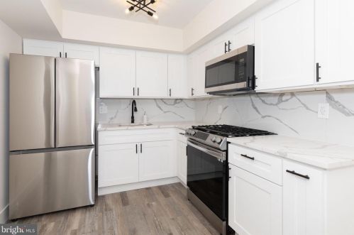 206 Hampton Xing, Southampton, PA 18966