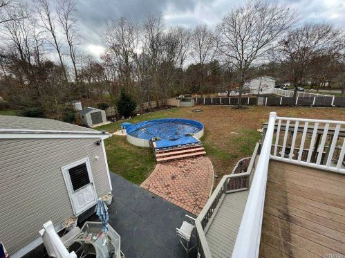 6 Jamie St, Panamoka NY  11961-3120 exterior