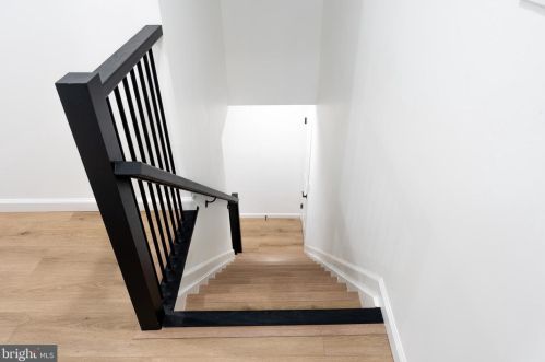 18 Soden Ct, Trenton NJ  08620-2963 exterior