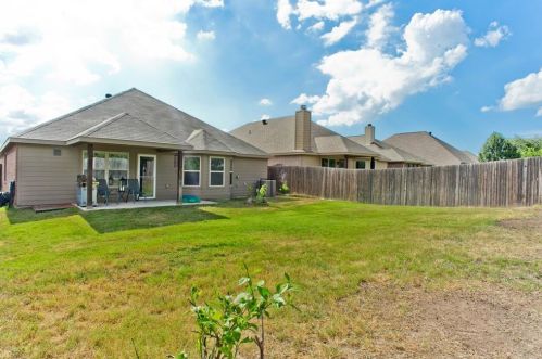 8613 Vista Royale Dr, Fort Worth TX  76108-7944 exterior