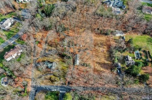135 Upper Saddle River Rd, Montvale, NJ 07645-1027