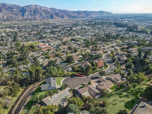 675 Dana Dr, Santa Paula CA  93060-1614 exterior