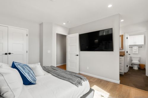 1190 Tourmaline St, San Diego CA  92109-1838 exterior