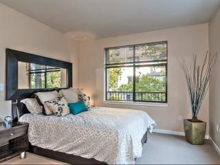 931 11th Ave, Portland OR  97209-3245 exterior