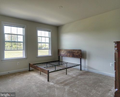 39068 Irish Corner Rd, Lovettsville VA  20180-2742 exterior