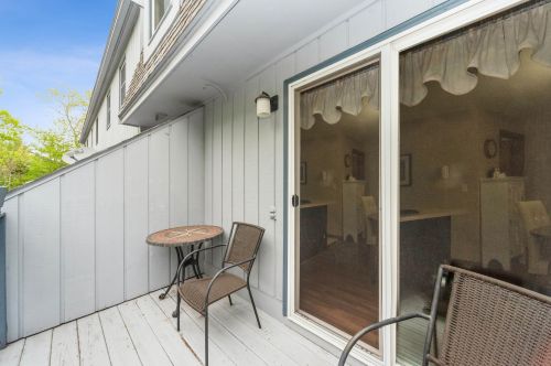 57 Bluestone Dr, Nashua NH 03060-6831 exterior