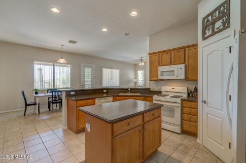 3684 Prism Sky Dr, Tucson AZ  85735-5185 exterior