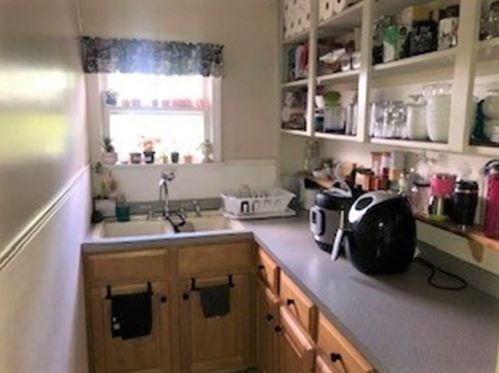 6 Winter Ave, Taunton MA 02780-1941 exterior