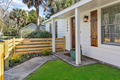 2304 Hartnett Blvd, Isle Of Palms, SC 29451-2340