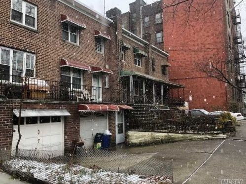 4642 Carpenter Ave, Bronx, NY 10470-1422