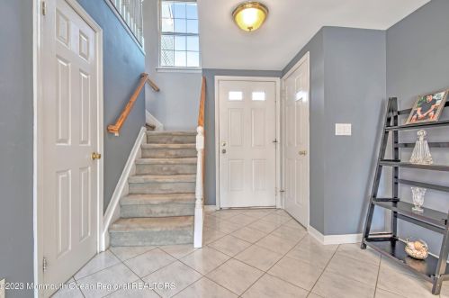 24 Malibu Dr, Tinton Falls, NJ 07724-2540