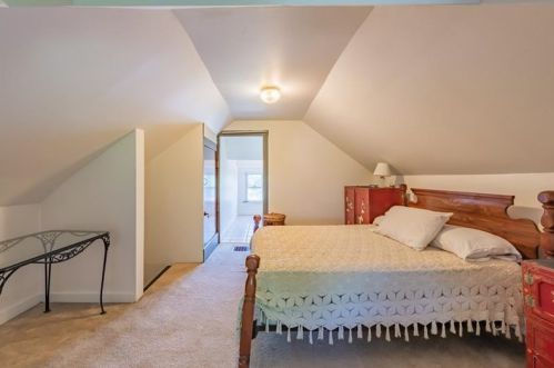 238 21st Ave, Whitaker PA  15120-2524 exterior