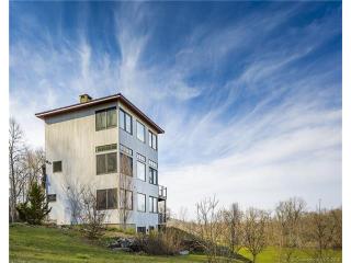230 Housatonic River Rd, Salisbury, CT 06068-7701