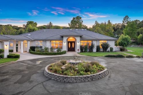 1440 Ridge Rd, Templeton CA  93465-9303 exterior